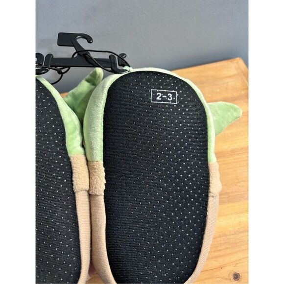STAR WARS The Mandalorian, Grogu Baby Yoda Boys Slipper Full Body, Kids Size 2-3 - Picture 5 of 7